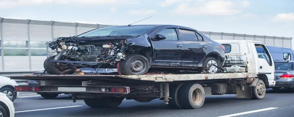 Total Damaged Vehicle Lifting